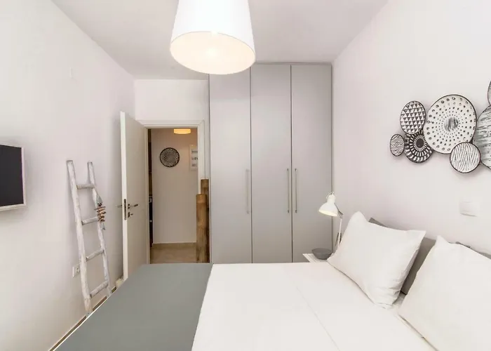 Ikies A And B Tínos